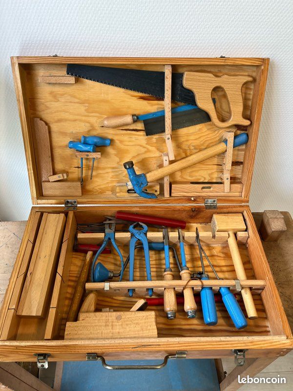 Composition outillage menuisier 14 outils professionnelle
