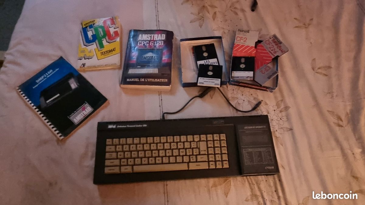 Amstrad CPC6128 (image 3)