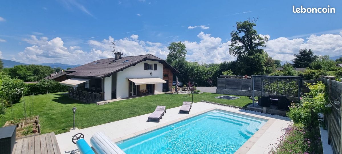 Maison 8 pièces 247 m² · à Pers-Jussy · 247 m² · 940 000 €