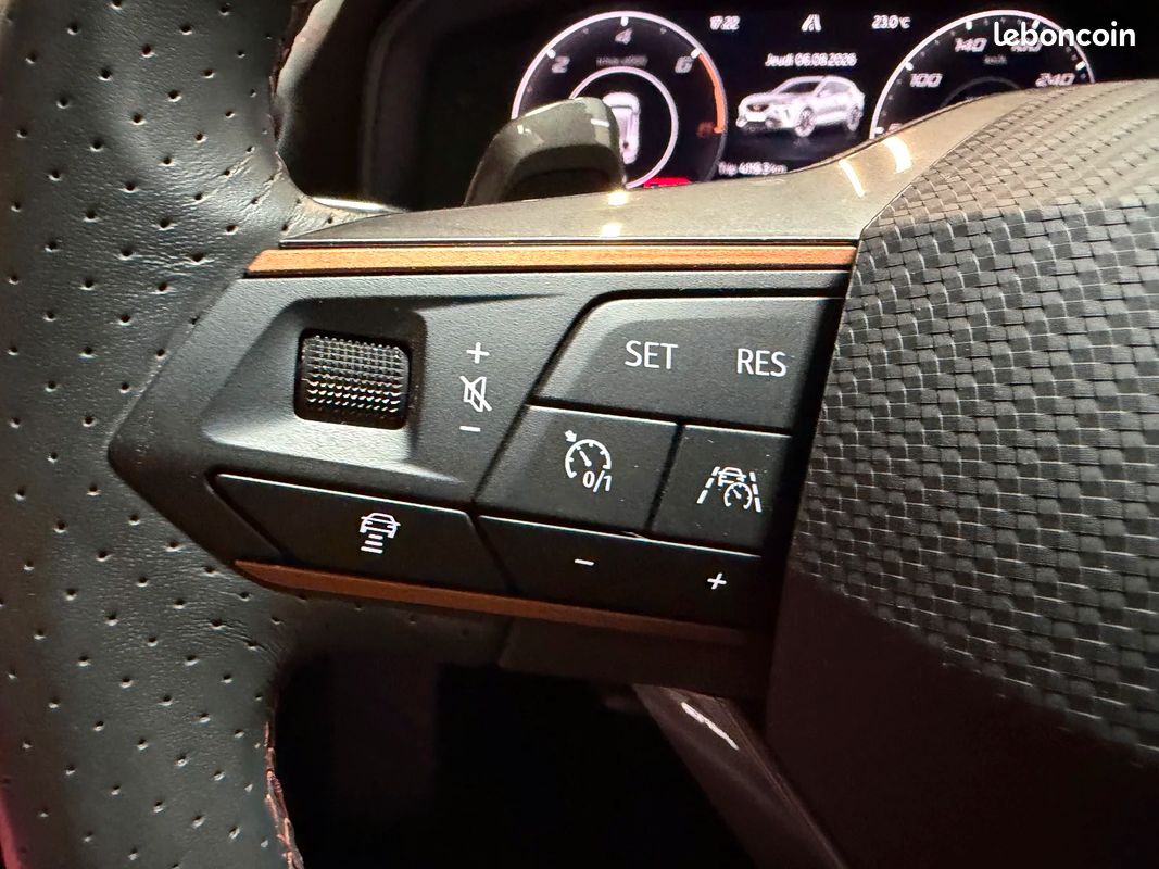 CUPRA FORMENTOR 1.4 e-HYBRID 204 ch DSG6 V / Caméra 360 / Volant chauffant (image 19)
