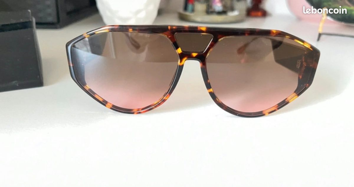Lunettes de soleil Christian Dior (image 1)