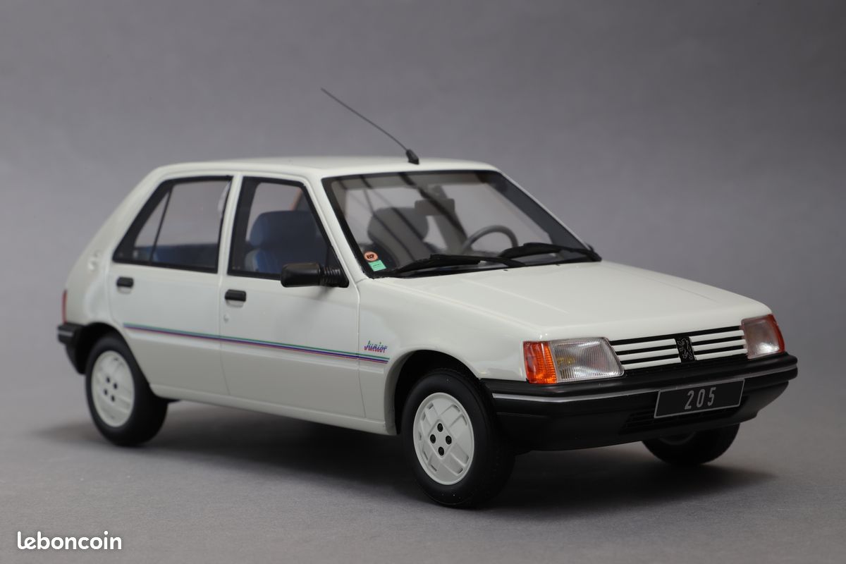 Peugeot 205 Junior Blanc Meije 1988 1/18 Otto Ottomobile (image 8)