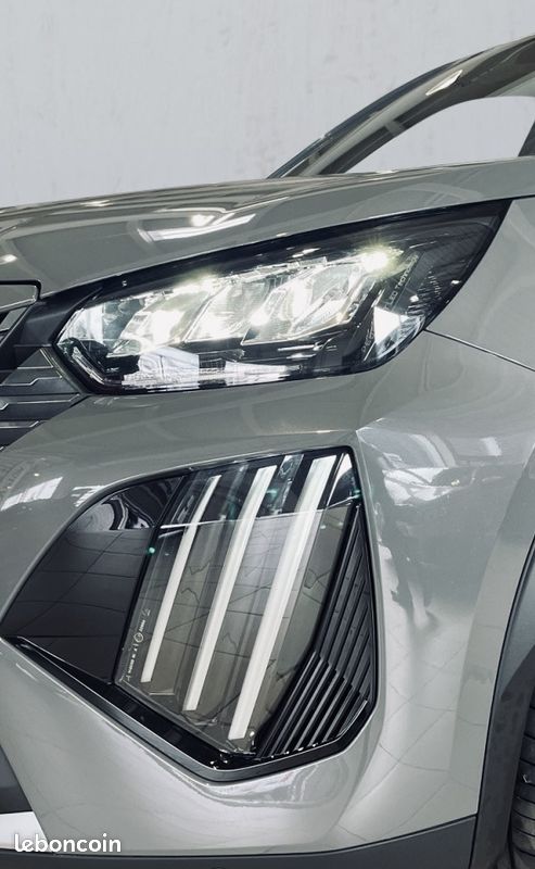PEUGEOT 2008 Hybrid 145 e-DCS6 ENVY (image 12)