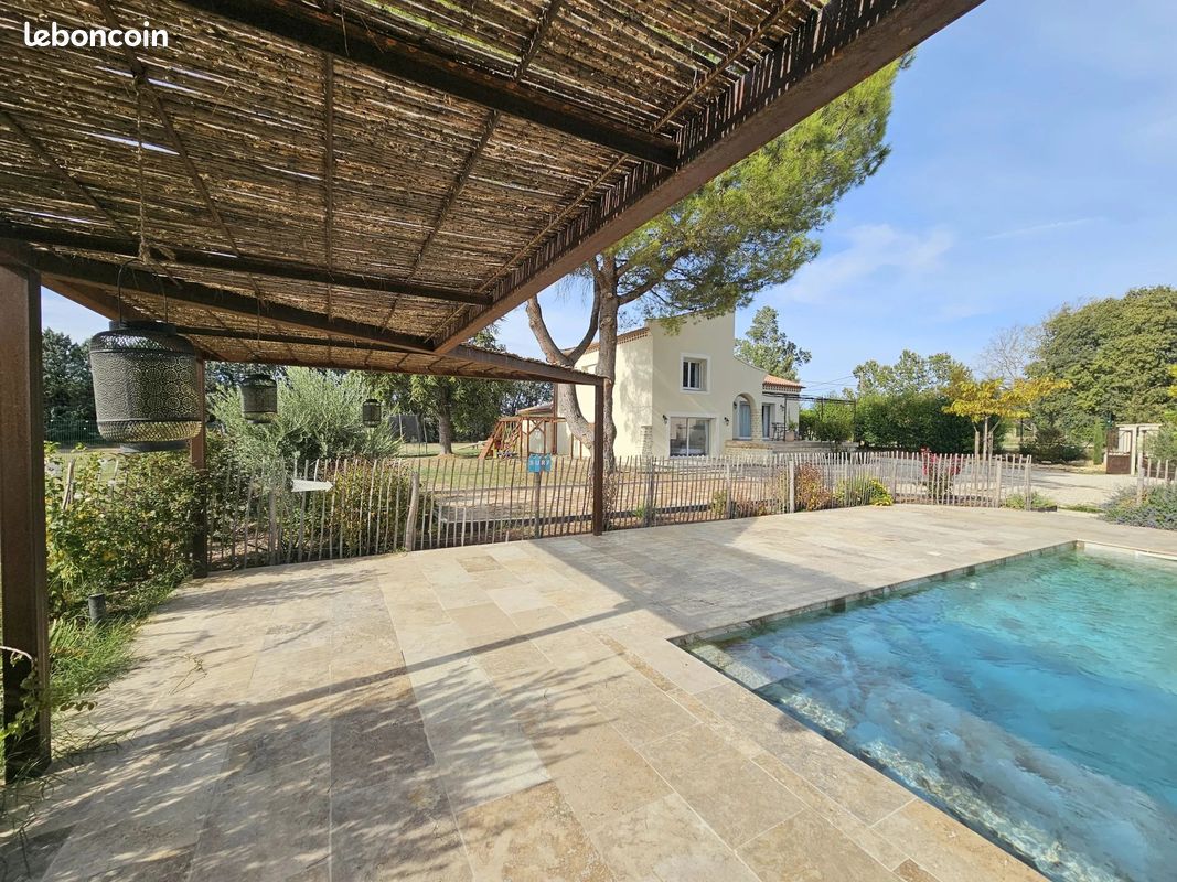 Maison 4 pièces 129 m² · à Pernes-les-Fontaines · 129,2 m² · 2 150 €/mois