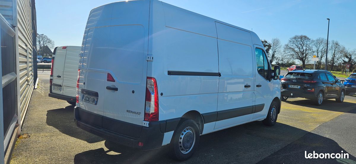 Renault Master L2H2 Confort 2.3 Blue dCi 135ch (image 3)