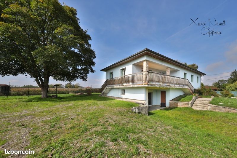 Maison 6 pièces 114 m² · à Montrevel-en-Bresse · 114 m² · 199 000 €