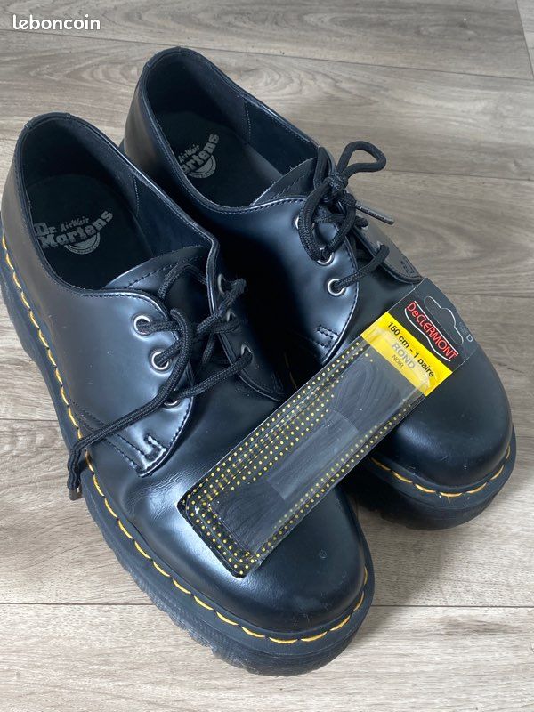 Doc Martens taille basse lacets neuf Chaussures