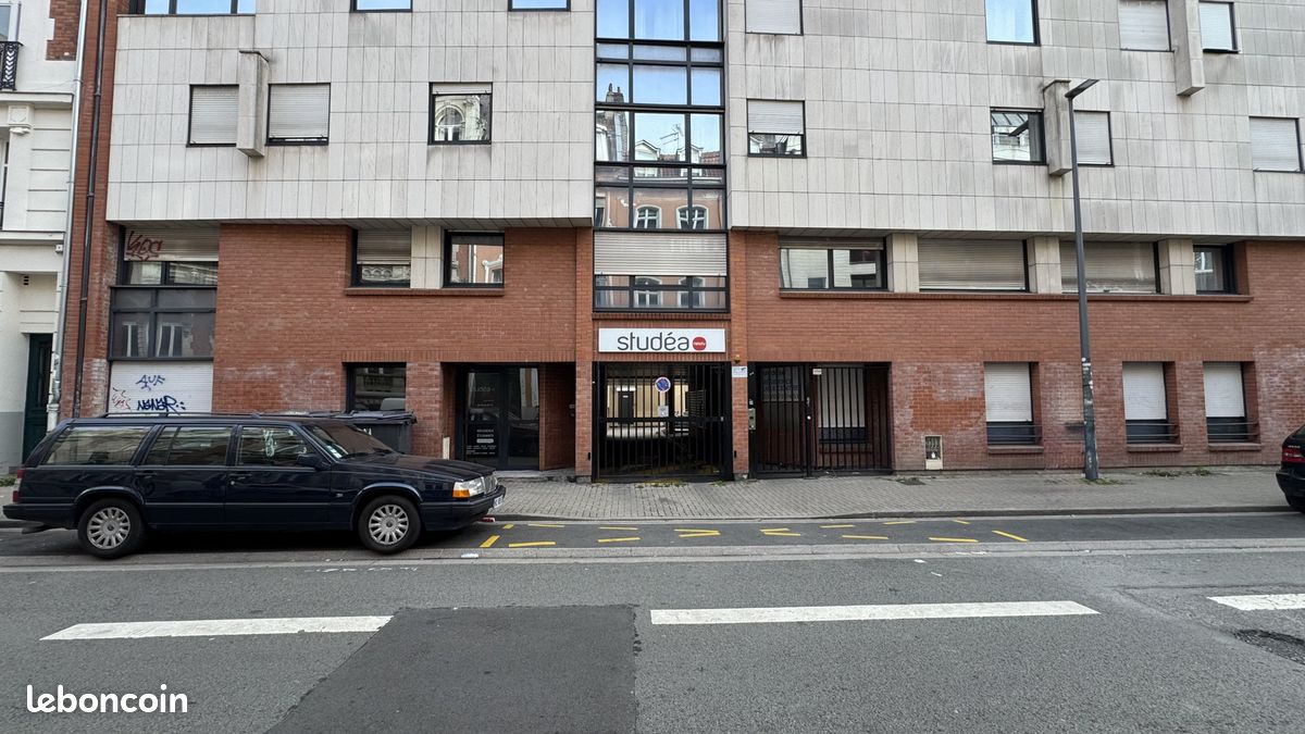 Parking/box Lille · 85 €/mois