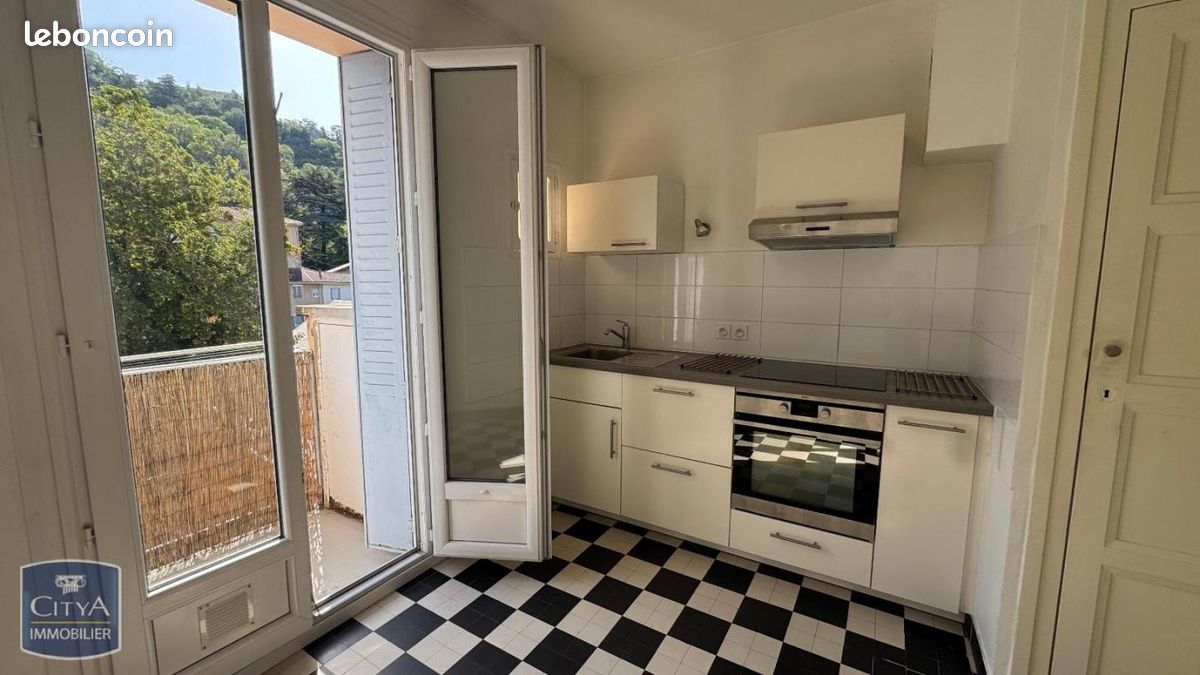 Appartement 3 pièces 72 m² · à Grenoble · 72 m² · 882 €/mois