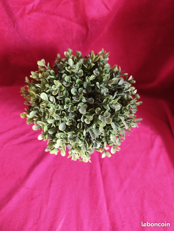 Petite plante artificielle type buis dans pot gris - Décoration Facile (image 2)