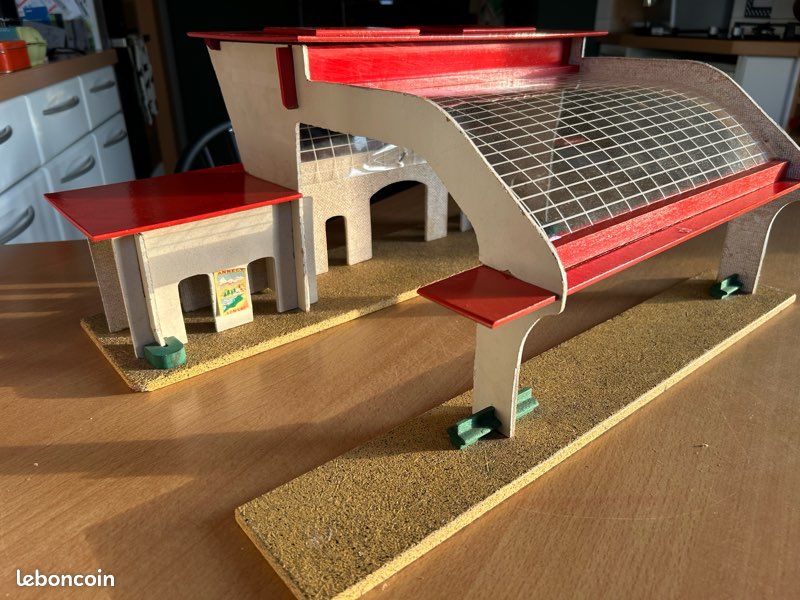 Gare Démontable Hornby N°21 Bordeaux - Ancienne Voie En Bois 3e Rail Vintage