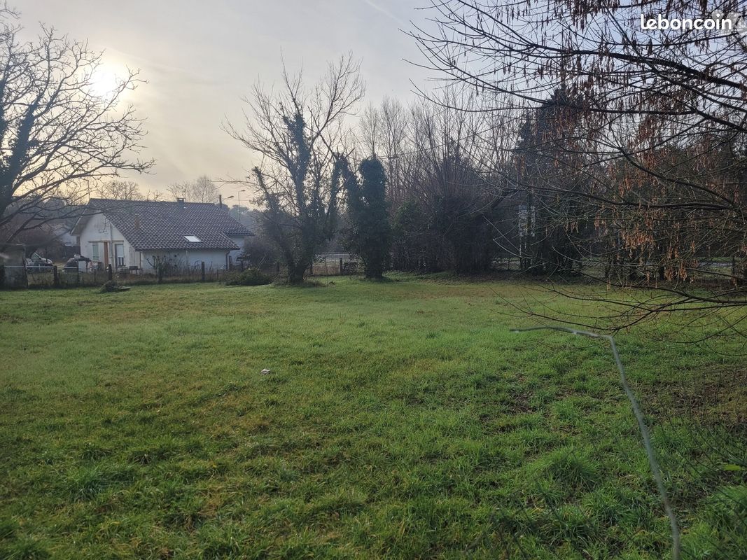 Terrain 610 m² · à Saint-Médard-en-Jalles · 610 m² · 210 000 €