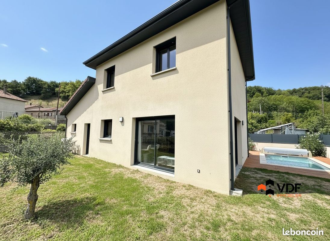 Maison 5 pièces 92 m² · à Nivolas-Vermelle · 92 m² · 350 000 €