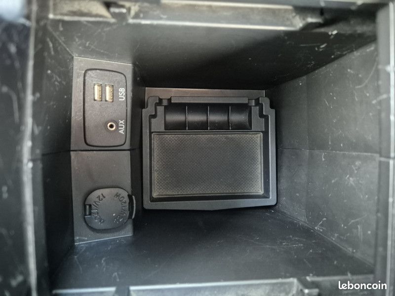 Subaru FORESTER 2.0D 147 PREMIUM (image 30)