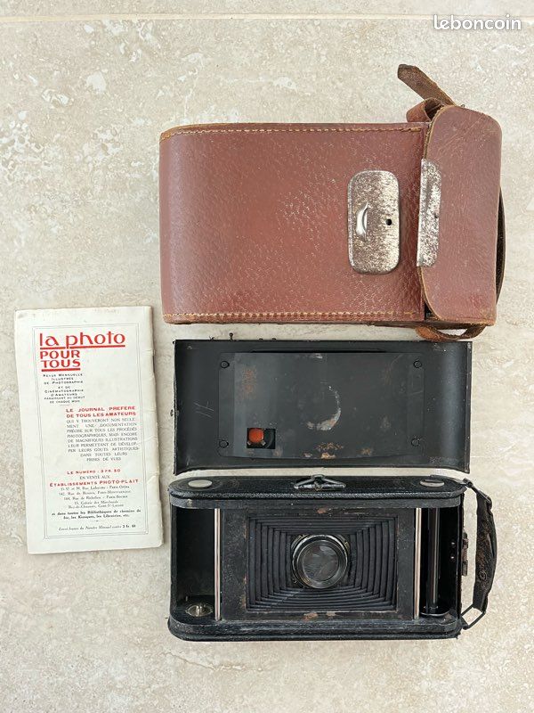 APPAREIL PHOTO BOÎTE phot-office O.C.P France et son étui en cuir. EUR