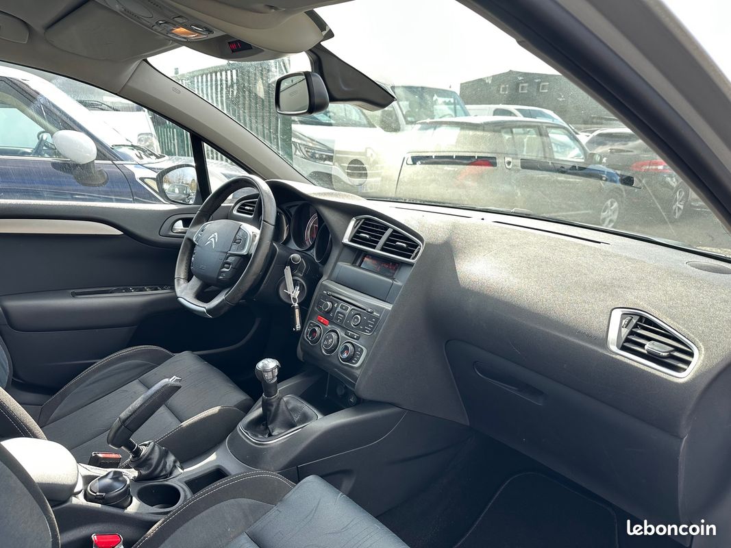 Citroen c4 1.6l hdi 90ch confort (image 3)