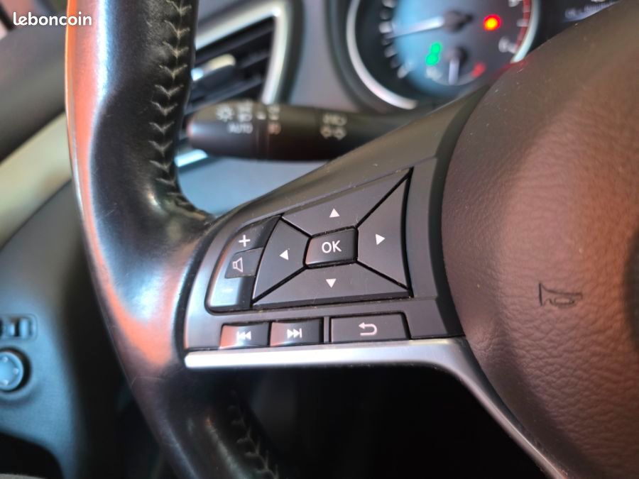 Nissan Qashqai 1.5 DCi 110 BVM6 N CONNECTA 360° TOIT Pano JA18 (image 19)