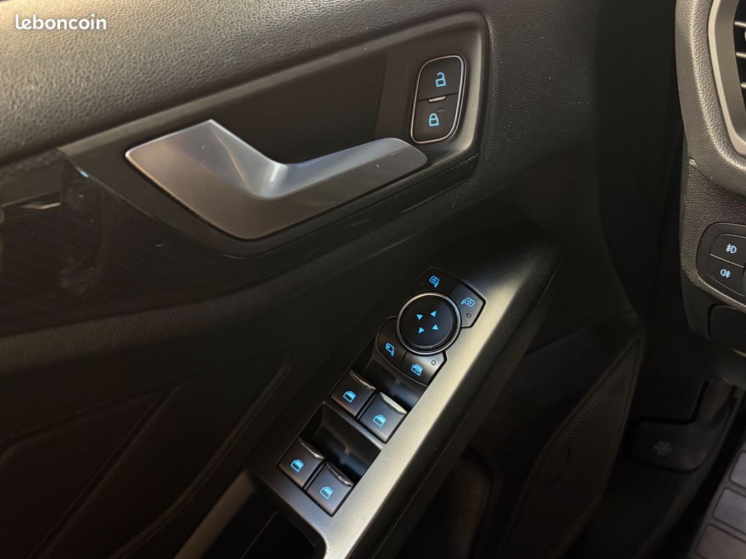 FORD FOCUS SW 2.0 EcoBlue 150 CV SS BVA8 ST Line + CARPLAY + CAMÉRA DE RECUL + RADARS AV/AR + KEYLESS GO + ATH (image 20)