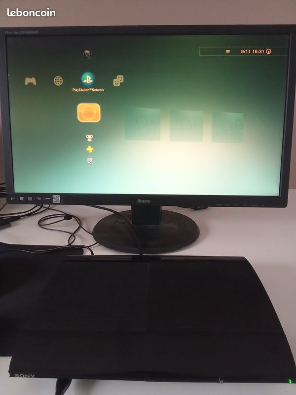 PS3 ultra slim 12GB (image 1)
