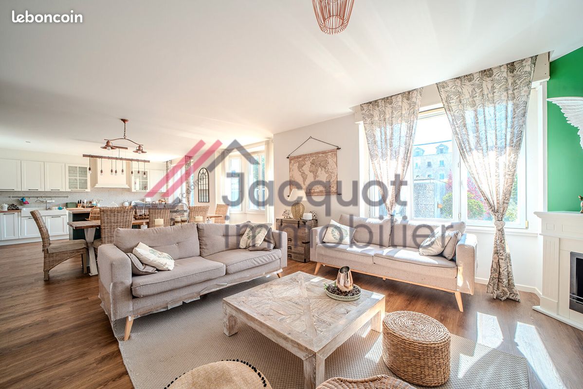 Immeuble 7 pièces 173 m² · à Lons-le-Saunier · 173 m² · 290 000 €