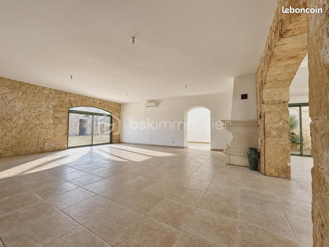 Maison 5 pièces 212 m² · à Mudaison · 212 m² · 490 000 €