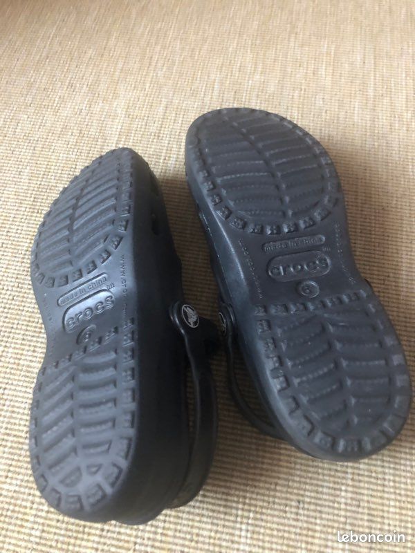 Crocs (image 3)