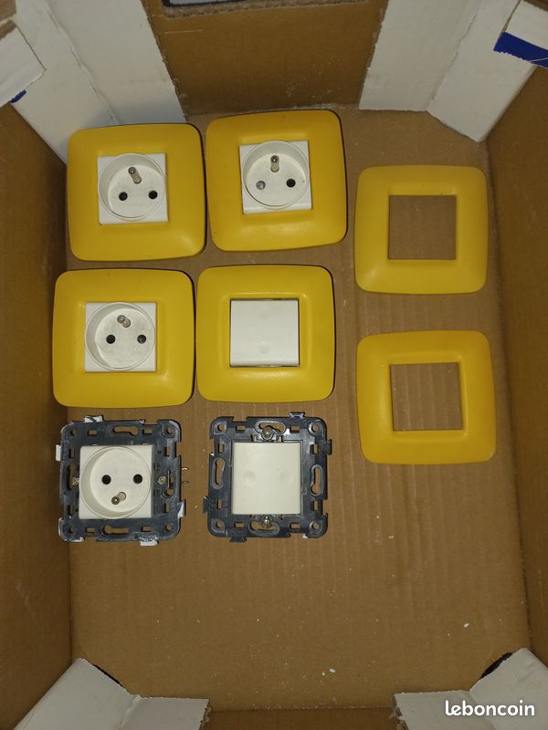 LOT de 6 PRISES ET INTER (image 1)
