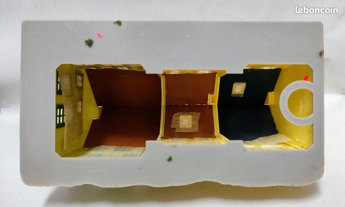 Maquette Jouef - Bloc De 3 Immeubles - Échelle HO 1/87 - Réf 198100 - Neuf