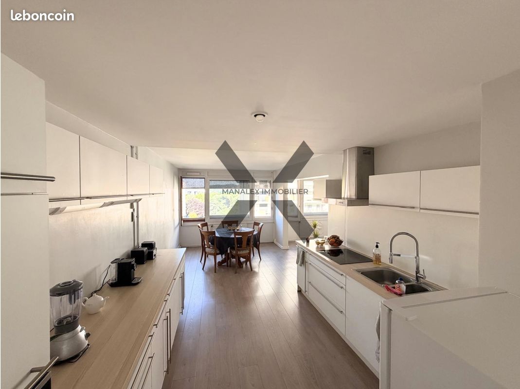 Appartement 4 pièces 145 m² · à Saint-Étienne · 145 m² · 159 000 €