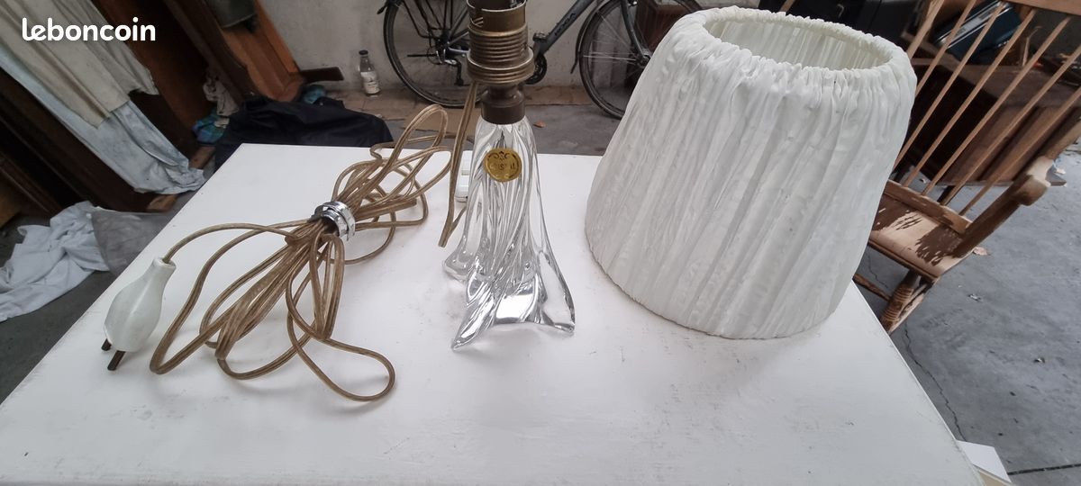 Pied de lampe ancien en cristal (image 1)