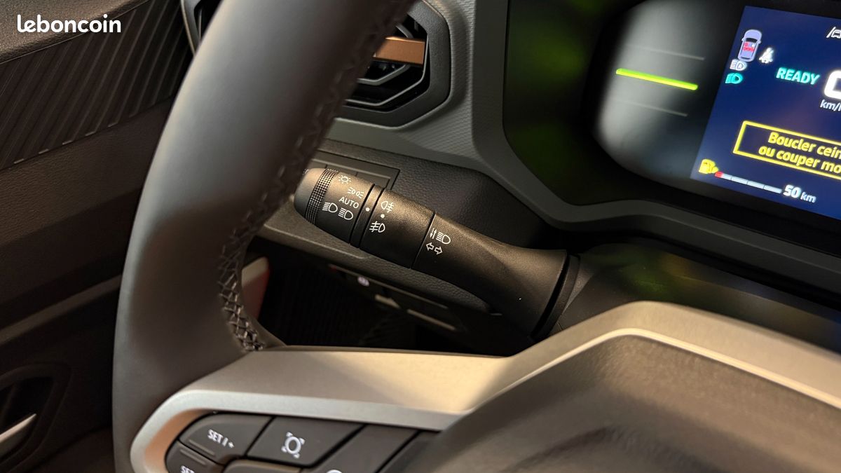 DACIA DUSTER HYBRID 155ch BVA 4X2 EXTREME SUREQUIPE (image 28)