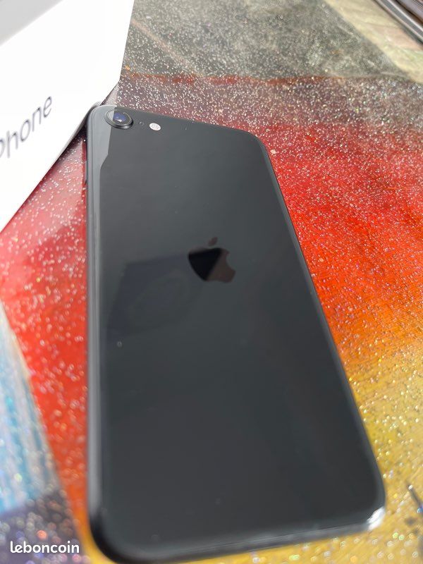 IPhone SE 2020 (image 2)