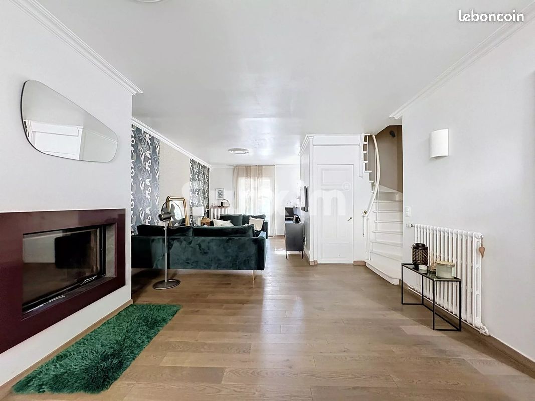 Maison 9 pièces 219 m² · à Saint-Julien-en-Genevois · 219 m² · 1 190 000 €