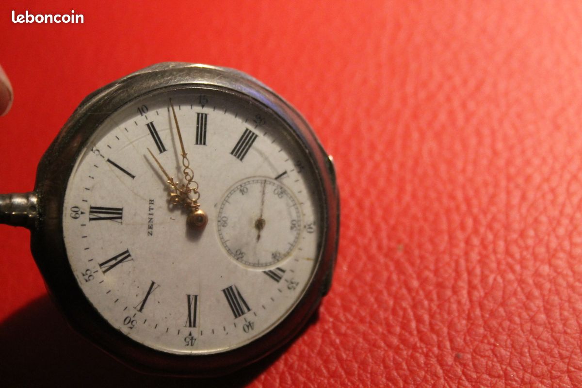 Montre GISA à Balancier Cassée - Pour Pièces Détachées Ou Décoration - Occasion - Marque Générique