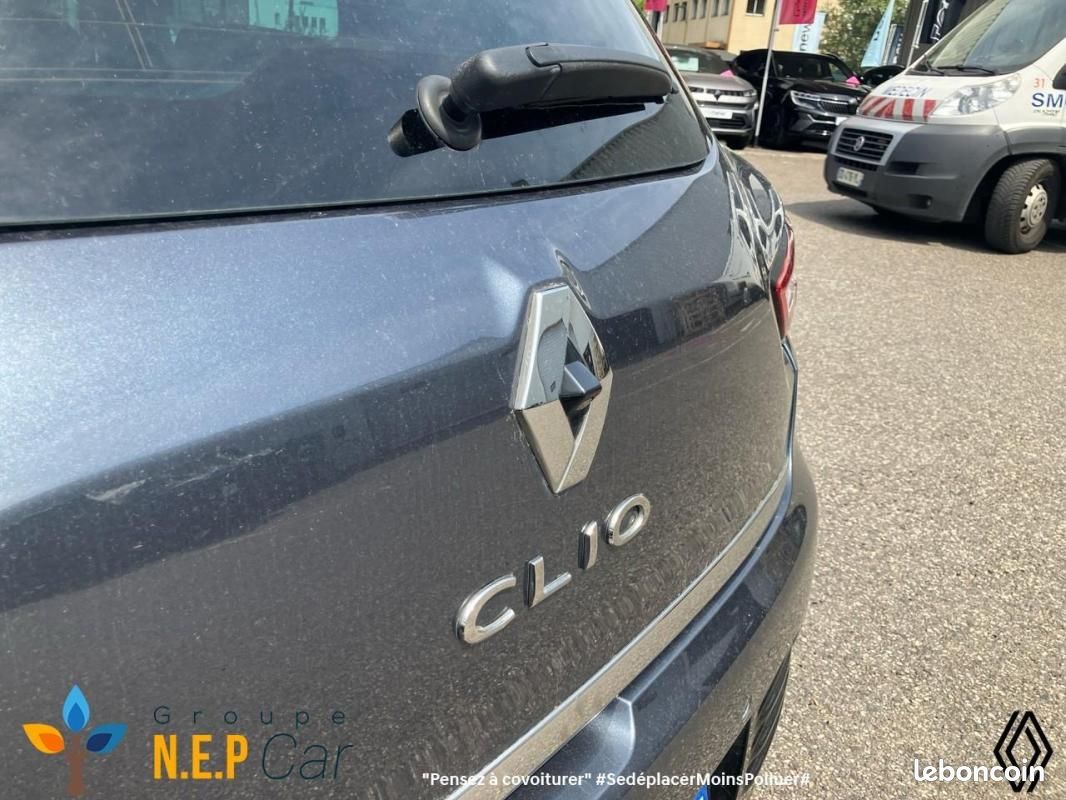 Renault Clio IV dCi 90 E6C EDC Intens (image 11)