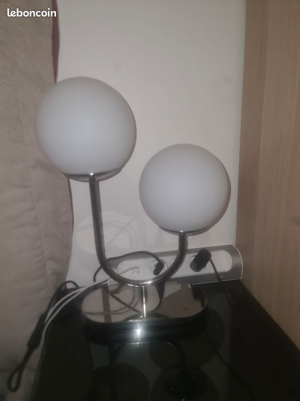 Veilleuse de chevet avec 2 ampoules (image 1)