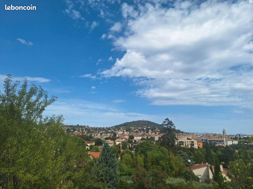 Terrain 860 m² · à Manosque · 149 000 €