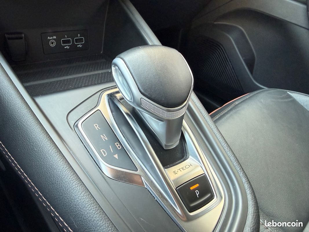RENAULT CAPTUR 1.6 E-TECH 160ch HYBRID 9.8KWH INITIALE APPLE CARPLAY (image 11)