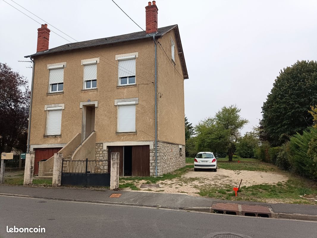 Appartement 6 pièces 130 m² · à Bourges · 130 m² · 940 €/mois