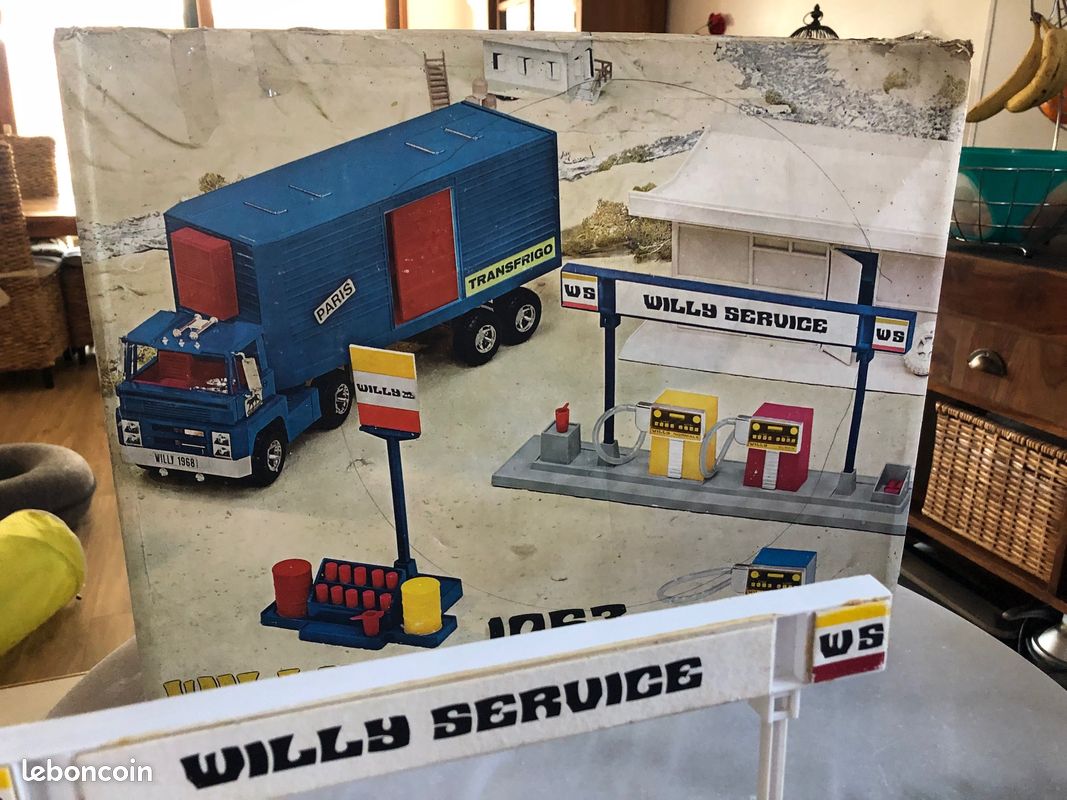 Willy Mennella coffret camion frigo + station service avec sa boîte d'origine (image 4)