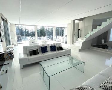 Maison 1 250 000 € - 251 m²