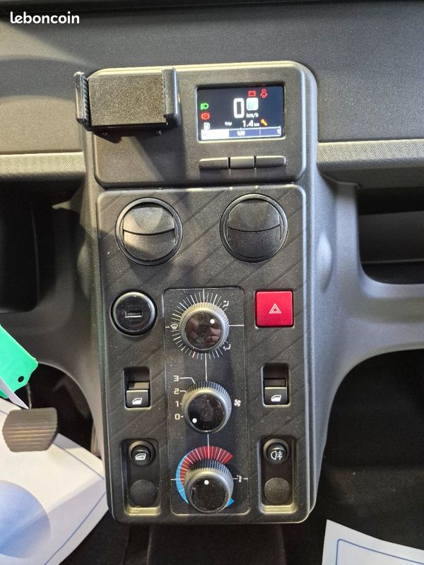 AIXAM EASY CHIC DISPO 48h - VOITURE SANS PERMIS (image 8)