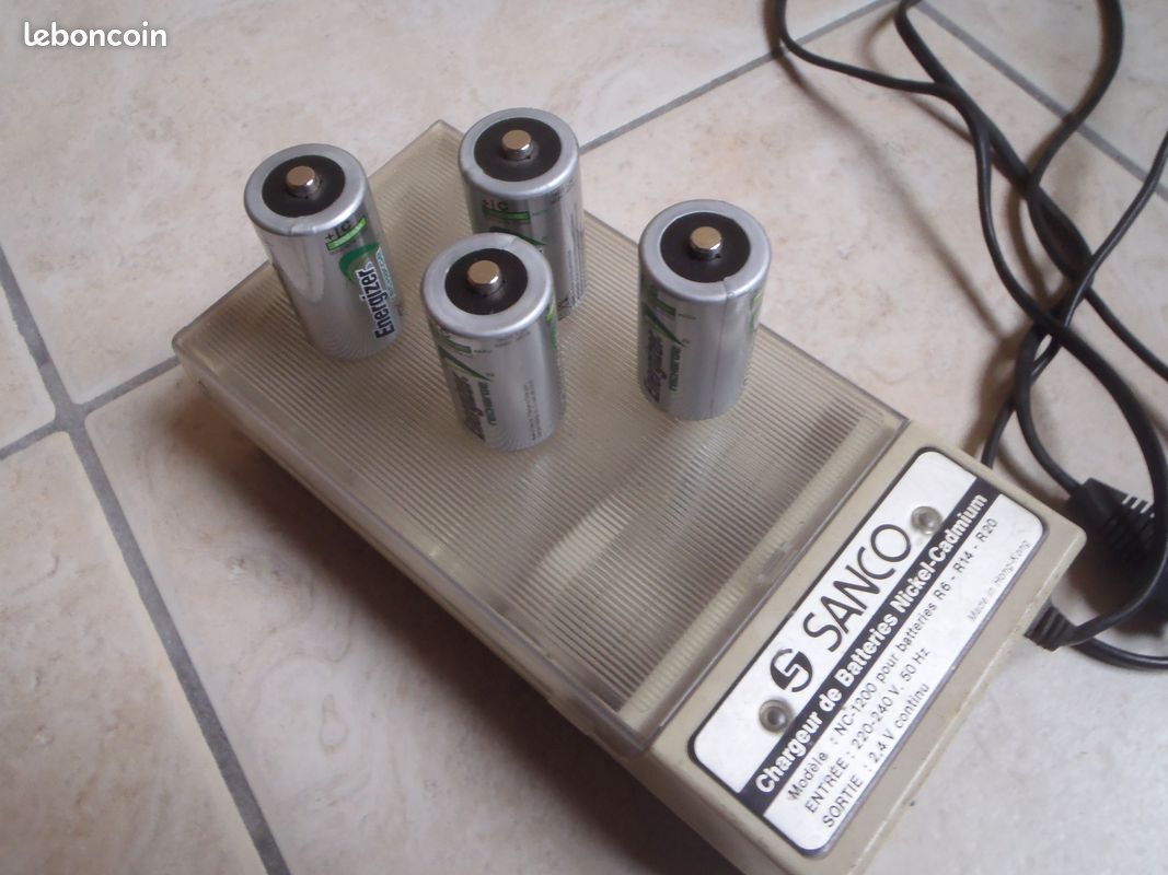 Chargeur d'accus + 4 accus (image 6)