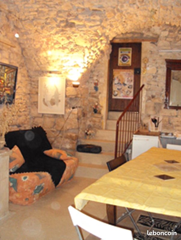 Gite 50 m2 dans village médieval loué à la demande (image 3)