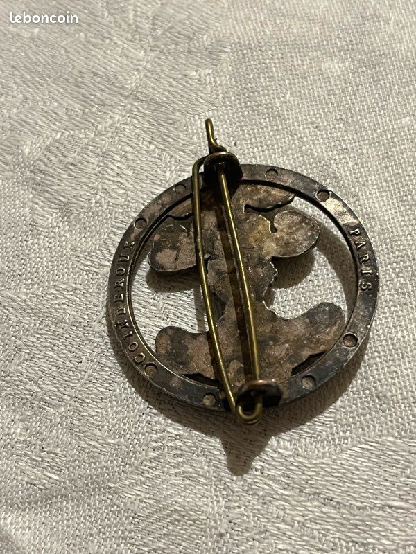 Insigne de béret Ecole Spéciale Militaire Saint Cyr. Coinderoux