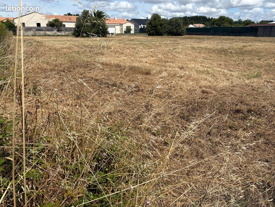 Terrain 1000 m² · à Saint-Gilles-Croix-de-Vie · 470 500 €