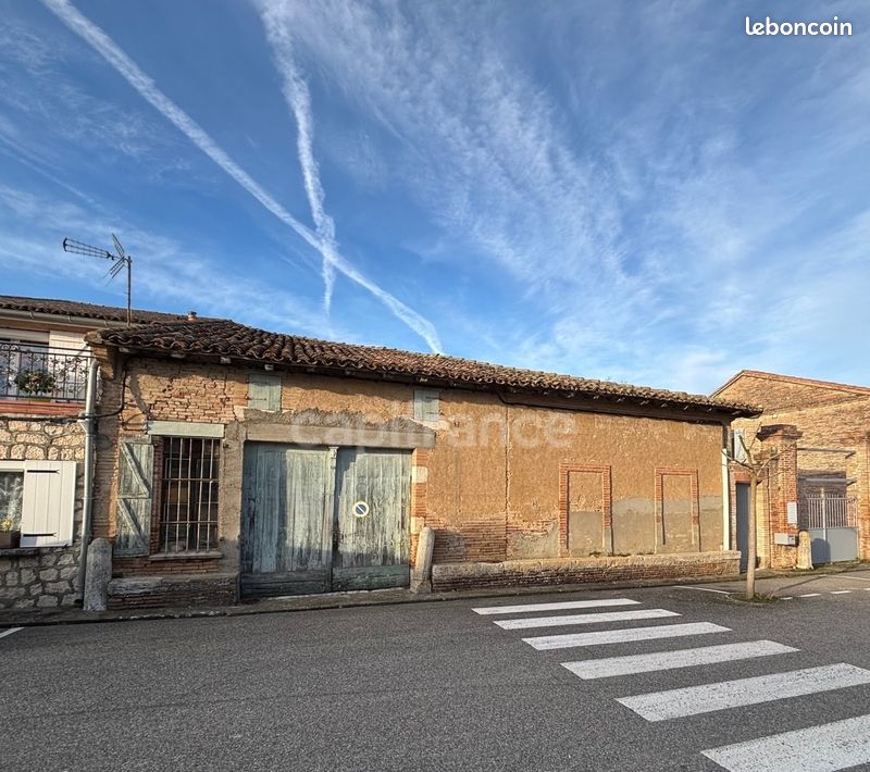 Maison 2 pièces 390 m² · à Beaumont-de-Lomagne · 390 m² · 55 000 €