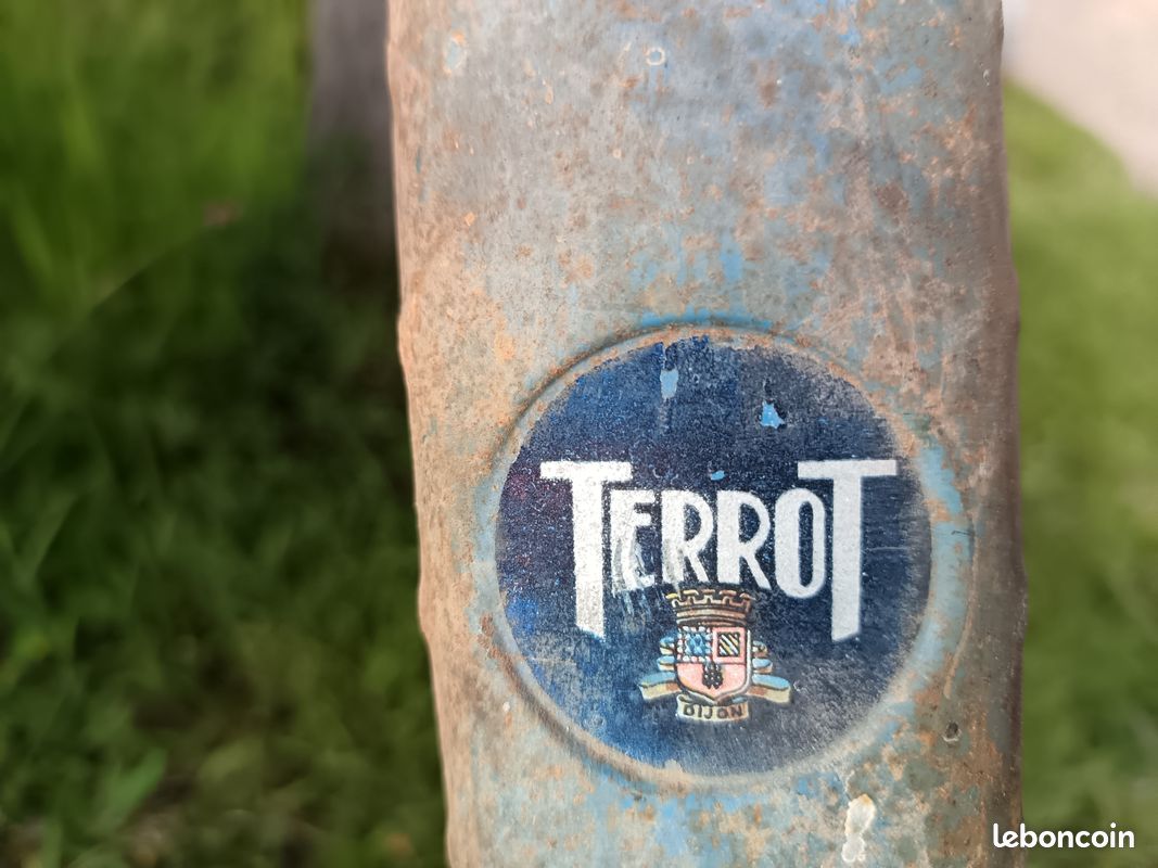 Insigne Tête Vintage Vélo Cycles TERROT France Tube Antique Vélo