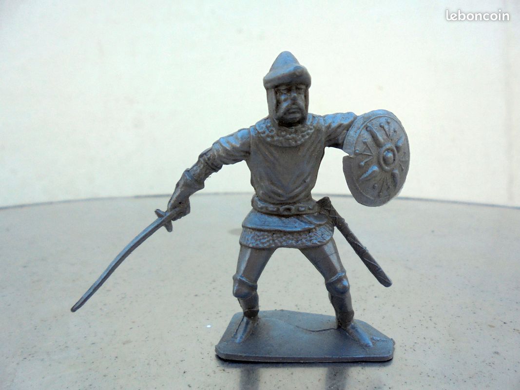 Figurine Moyen Âge Cofalu 1/32 - Homme D'Armes Avec Épée - Plastique Peint