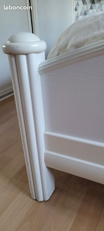 Ensemble cadre lit 140 cm +sommier lattes + 2 chevets (image 3)